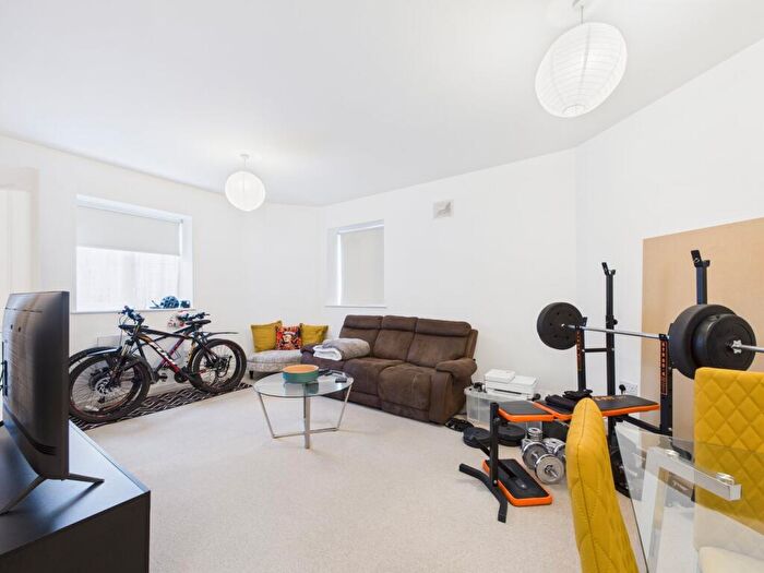 1 Bedroom Apartment For Sale In Malt House Place, Green Drift, Royston, SG8