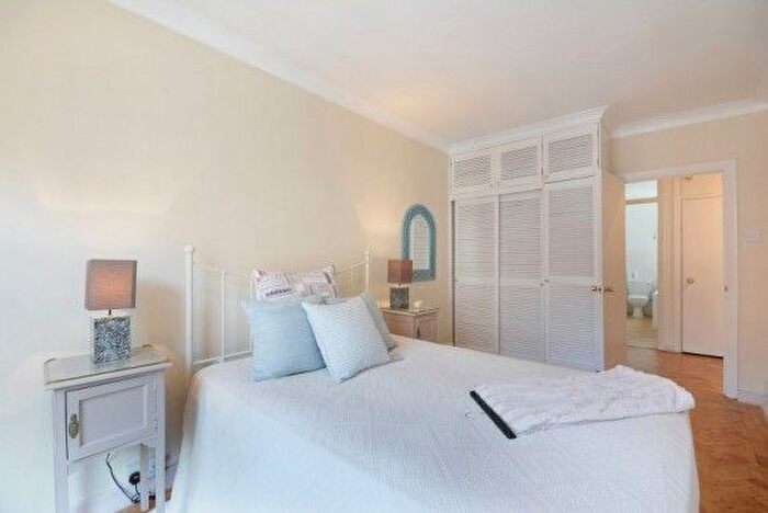 1 Bedroom Flat To Rent In Devonshire Street, London, W1G
