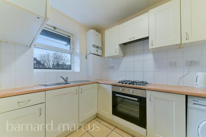 2 Bedroom Flat To Rent In Union Grove, London, SW8