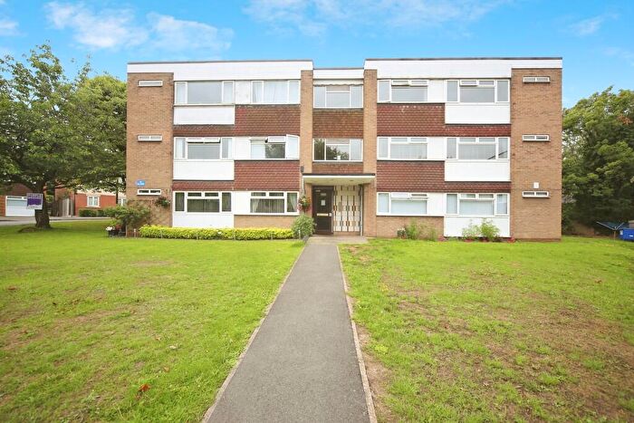 2 Bedroom Apartment For Sale In Masons Way, Olton, Solihull, B92