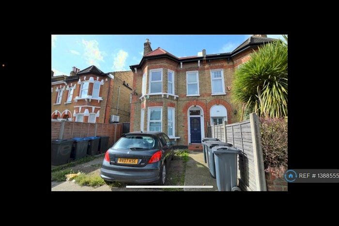 2 Bedroom Flat To Rent In Portland Road, London, SE25