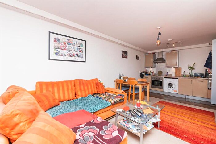 1 Bedroom Flat For Sale In Centro, Charles Street, BS1