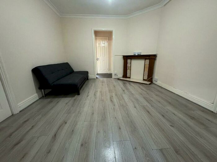 2 Bedroom Maisonette To Rent In Glenloch Road, Enfield, EN3