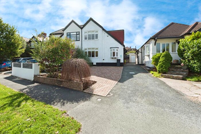 4 Bedroom Semi Detached House For Sale In Elmbridge Avenue, Surbiton, KT5