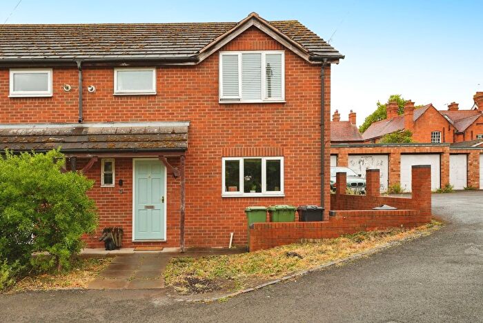 2 Bedroom Semi-Detached House For Sale In Sandringham Close, Evesham, Ershireworcest, WR11
