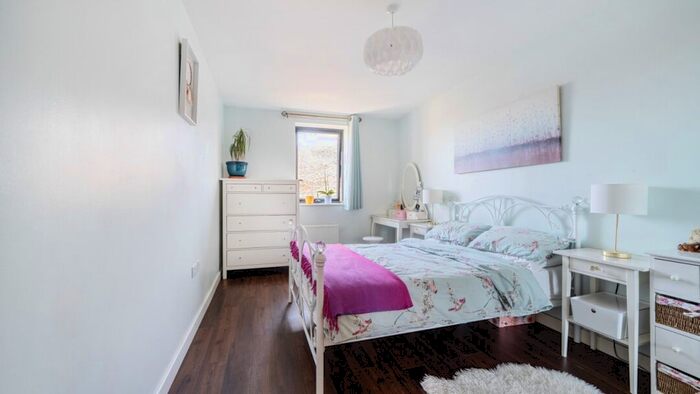 1 Bedroom Flat For Sale In Papyrus Court, Hillyfield, London, E17