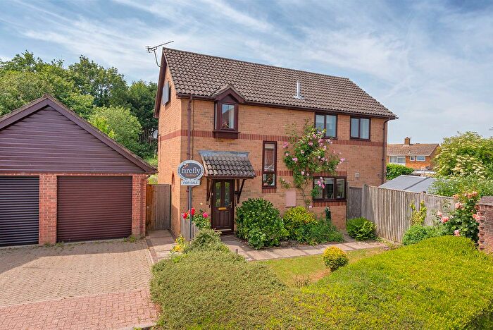 4 Bedroom Detached House For Sale In Haywain Close, Paddock Wood, TN12