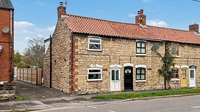 2 Bedroom End Of Terrace House For Sale In North Street, Winterton, DN15