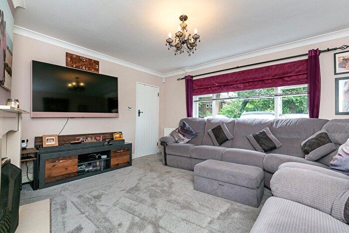 5 Bedroom Terraced House For Sale In Buckmans Road, Crawley, West Sussex, RH11