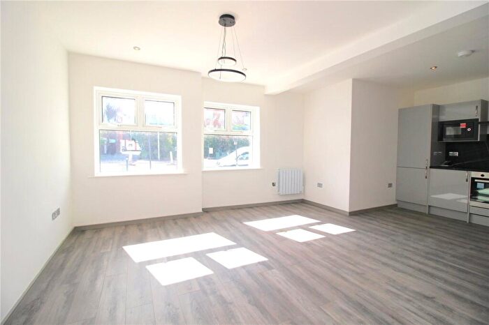1 Bedroom Apartment To Rent In London Road, Westcliff-on-Sea, Essex, SS0