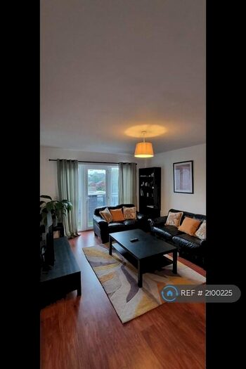 2 Bedroom Flat To Rent In Denmark Road, Manchester, M15