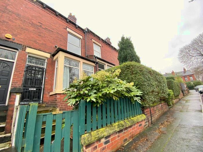 4 Bedroom Property To Rent In Armley Park Road, Armley, Leeds LS12