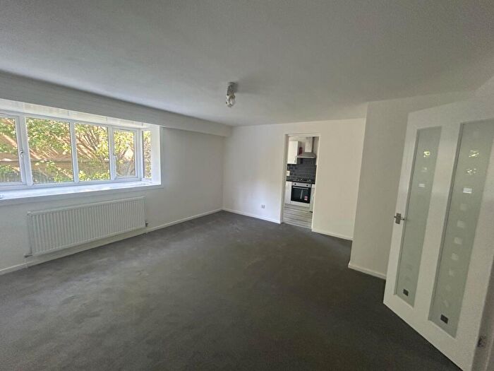 2 Bedroom Flat To Rent In Allendale Close, London, SE5
