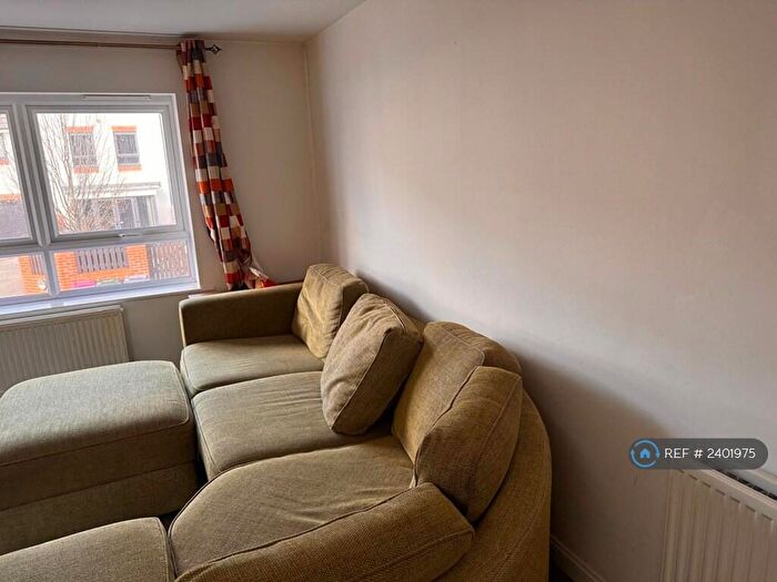 2 Bedroom Terraced House To Rent In Highfield Lane, Rotherham, S60