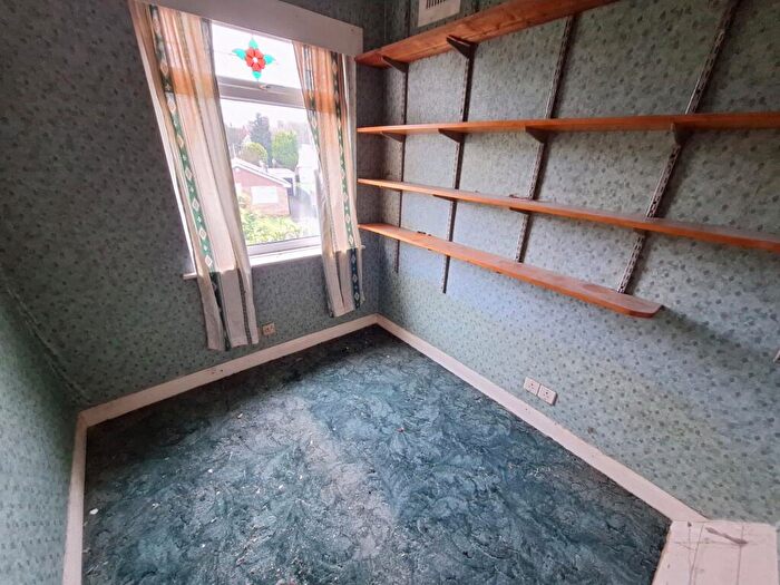 3 Bedroom End Of Terrace House For Sale In Dell Close Willenhall Coventry, CV3