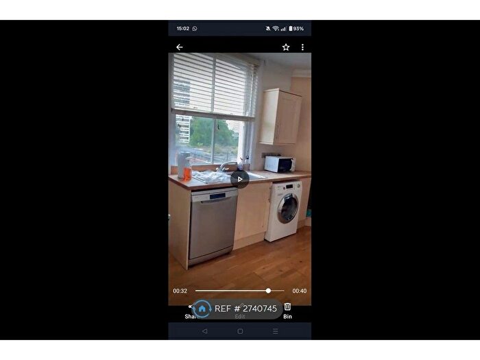 1 Bedroom Flat To Rent In Warrior Court, London, SW9