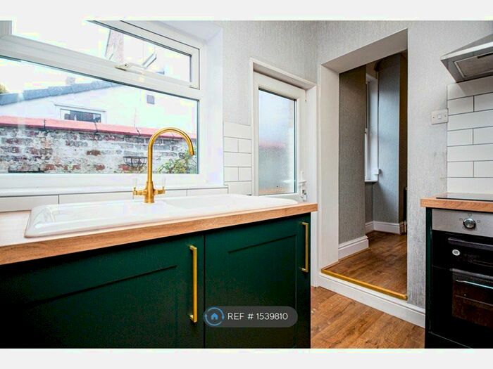 3 Bedroom Terraced House To Rent In Elleray Road, Salford, M6