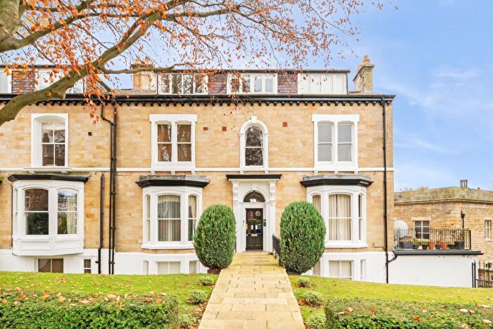 3 Bedroom Flat For Sale In Swan Road, Harrogate, North Yorkshire, HG1