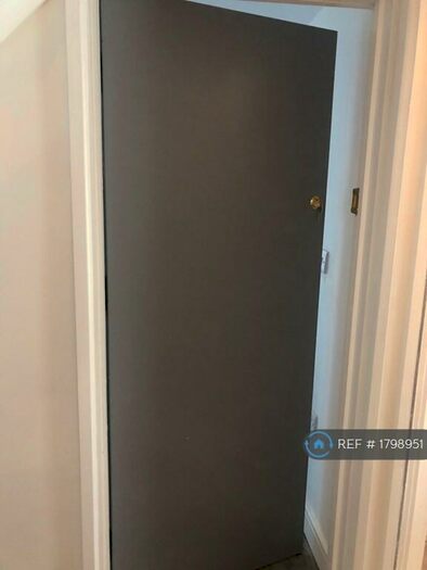 2 Bedroom Flat To Rent In School Green Road, Freshwater, PO40