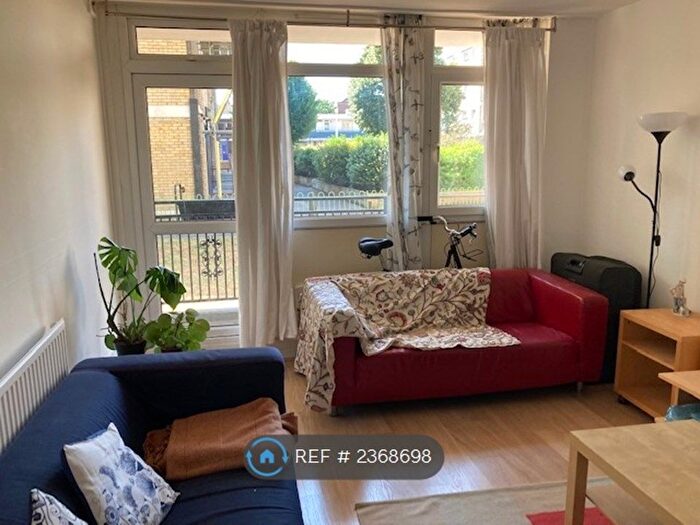2 Bedroom Flat To Rent In Chambord Street, London, E2