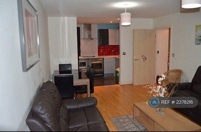 2 Bedroom Flat To Rent In Churchill Way, Cardiff, CF10