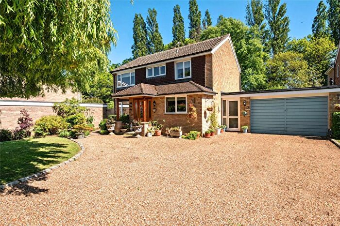 4 Bedroom Detached House For Sale In Orchard Way, Send, Surrey, GU23