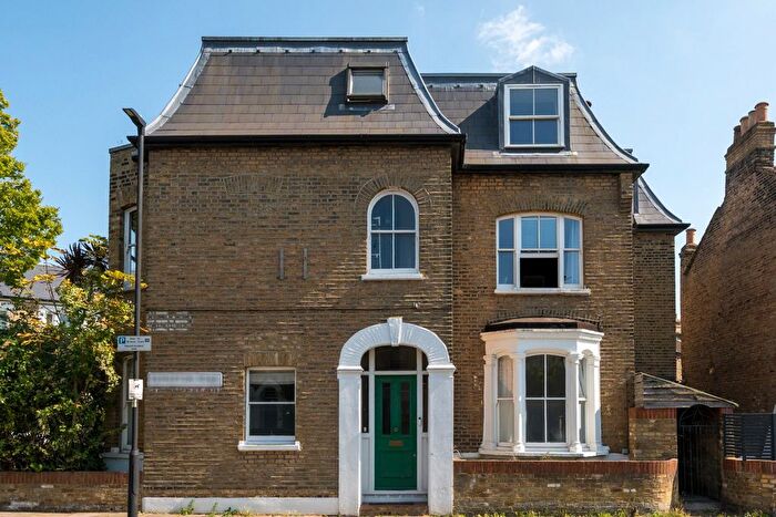 2 Bedroom Flat For Sale In Kemerton Road, Camberwell, London, SE5