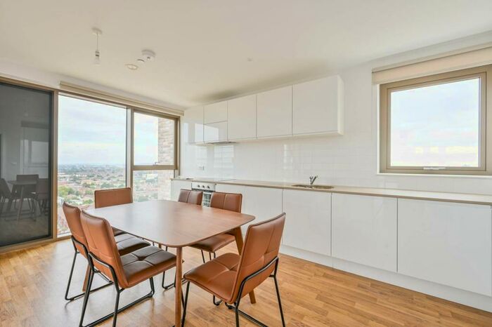 3 Bedroom Flat To Rent In Astor Apartments, Apex Gardens, Tottenham, London, N15