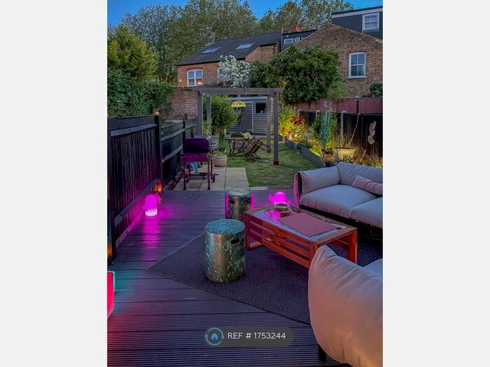2 Bedroom Terraced House To Rent In Norcroft Gardens, London, SE22