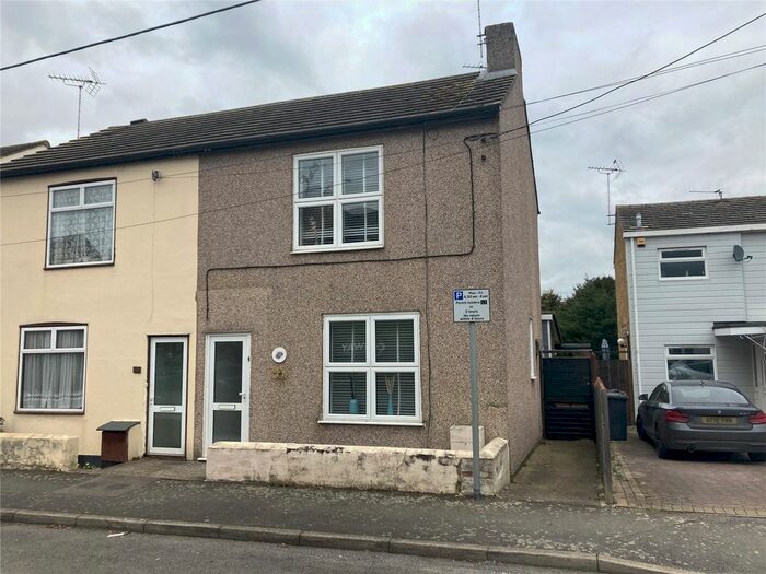 3 Bedroom Semi-Detached House To Rent In Essex Road, Longfield, Kent, DA3