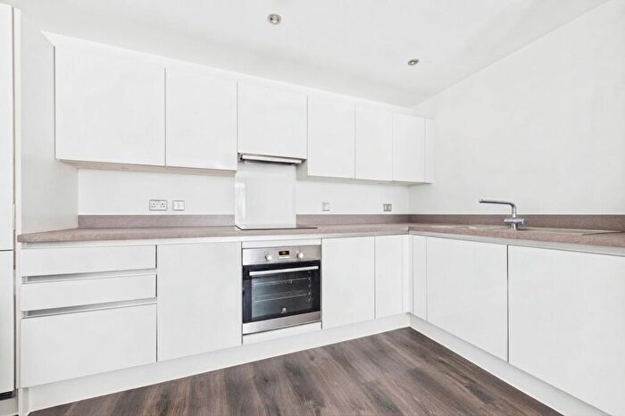 1 Bedroom Flat To Rent In Kidwells Close, Maidenhead, Berkshire, SL6
