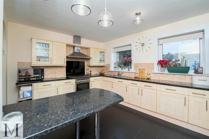 3 Bedroom Terraced House To Rent In Meadowbank Gardens, Hounslow, TW5