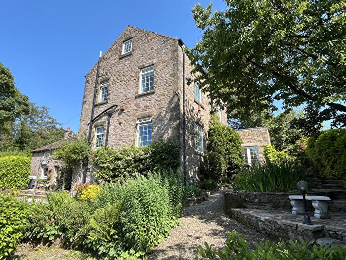 5 Bedroom Detached House For Sale In The Wash, Chapel-En-Le-Frith, High Peak, SK23
