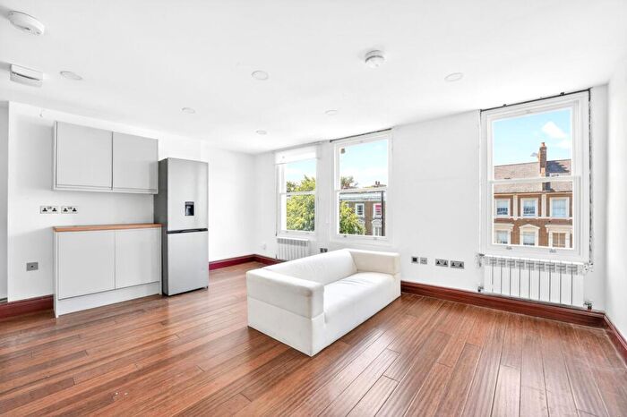 2 Bedroom Flat To Rent In Trafalgar Avenue, Old Kent Road, SE15