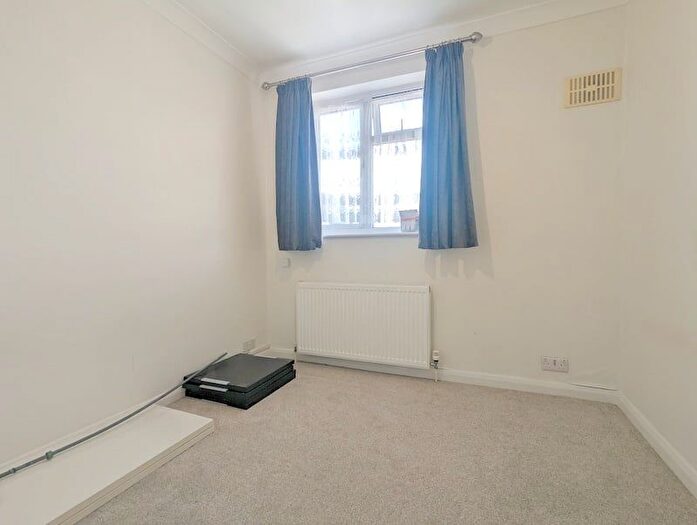 3 Bedroom Terraced House For Sale In Whitebridge Close, Feltham, TW14