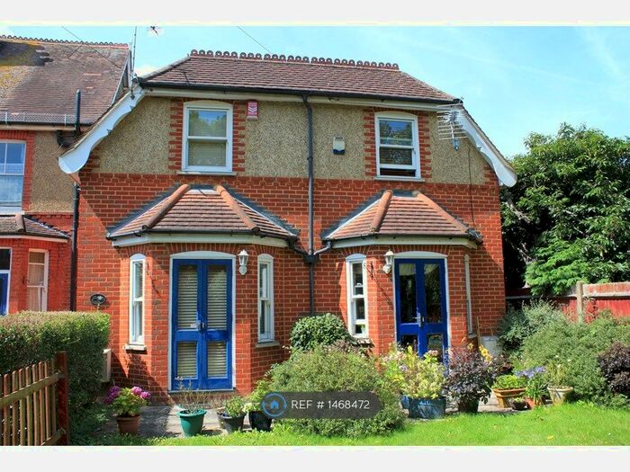 2 Bedroom Semi-Detached House To Rent In Ashford, Ashford, TW15