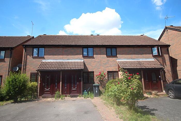 2 Bedroom Terraced House To Rent In Park Place, Rushden, NN10