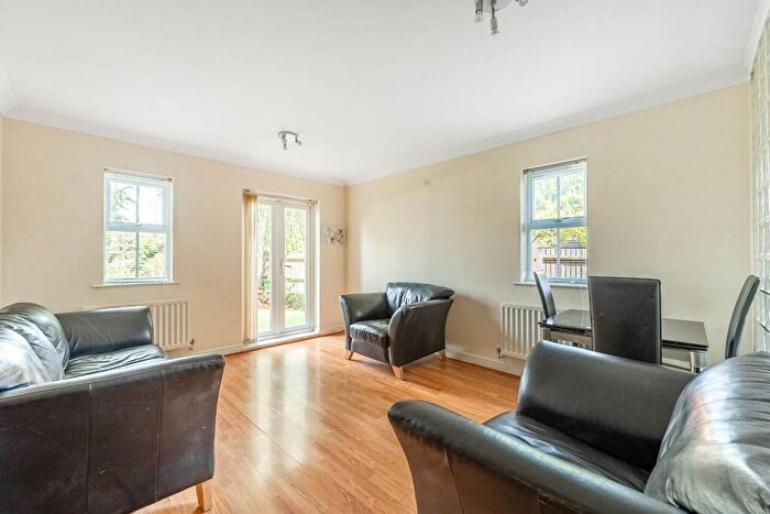 2 Bedroom Flat For Sale In Manor Road, Harrow, HA1