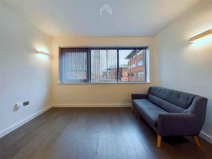 1 Bedroom Flat To Rent In Abbott House, St. Albans, AL1
