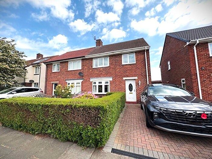 3 Bedroom Semi Detached House For Sale In Dene View Drive, Blyth, NE24