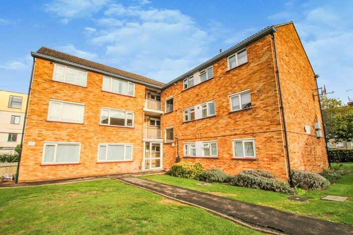 2 Bedroom Flat To Rent In Rodwell Close, Ruislip, HA4