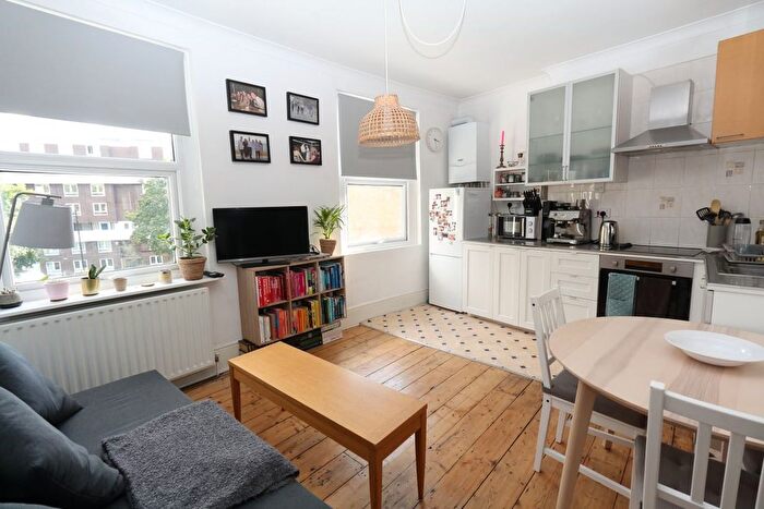 2 Bedroom Flat To Rent In Newington Green, London, N16