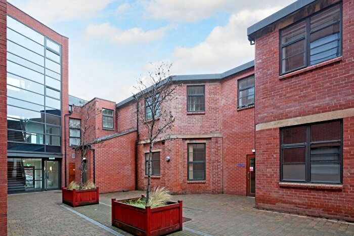 2 Bedroom Flat For Sale In Green Lane, Sheffield, S3