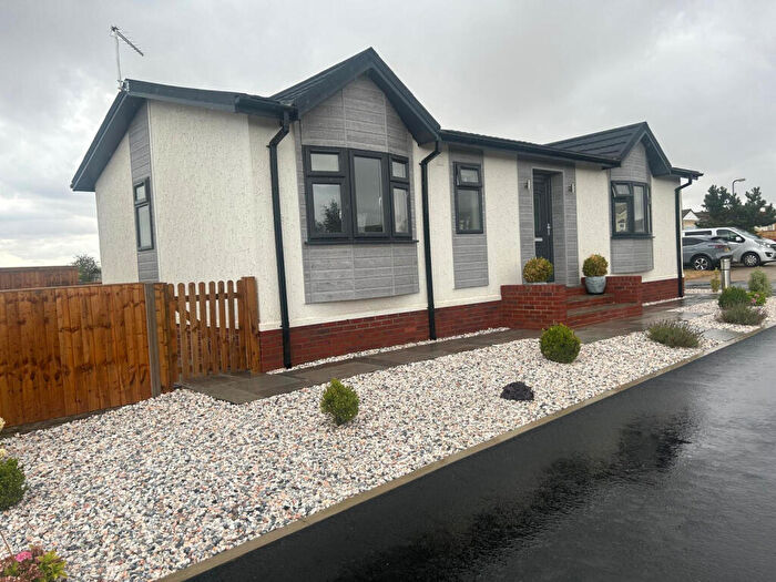 2 Bedroom Park Home For Sale In Fakenham, Norfolk, NR21