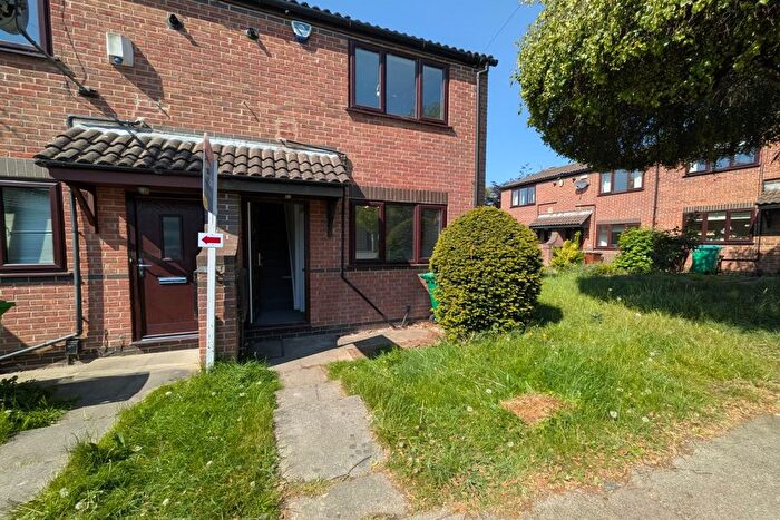 2 Bedroom End Of Terrace House To Rent In Lenton Manor, Lenton, NG7