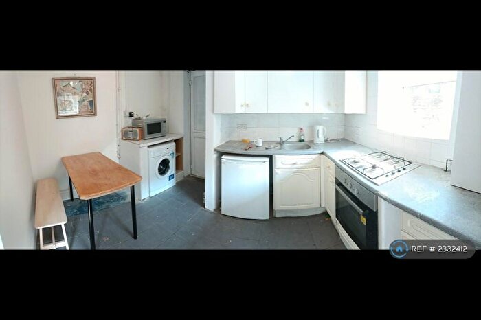 2 Bedroom Flat To Rent In Redland, Bristol, BS6