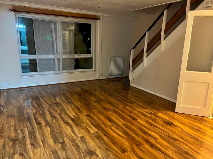 2 Bedroom Maisonette To Rent In Shepherds Close, Romford, RM6