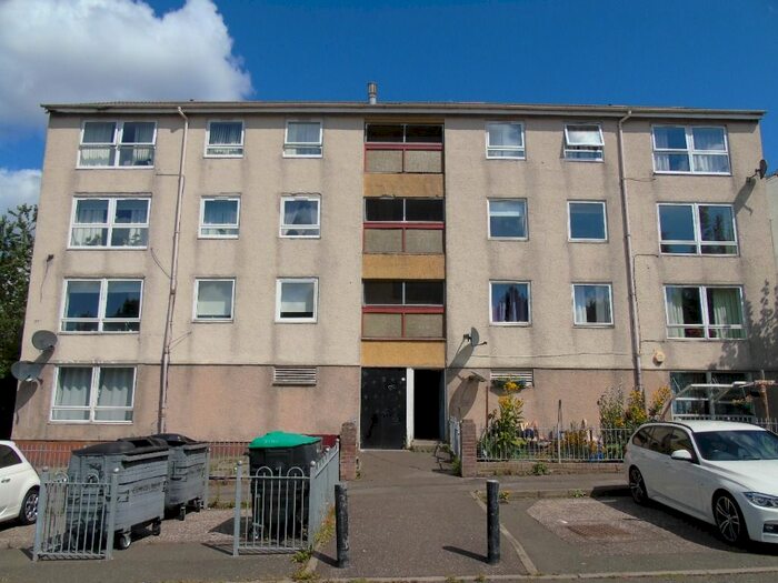3 Bedroom Flat To Rent In Westburn Grove, Wester Hailes, Edinburgh, EH14