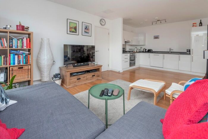 1 Bedroom Flat For Sale In Saw Mill Way, London, N16