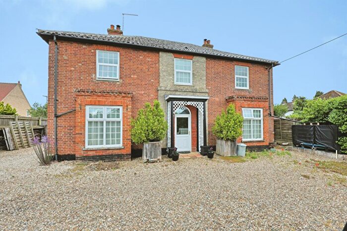 4 Bedroom Detached House For Sale In Norwich Road, Watton, Thetford, IP25